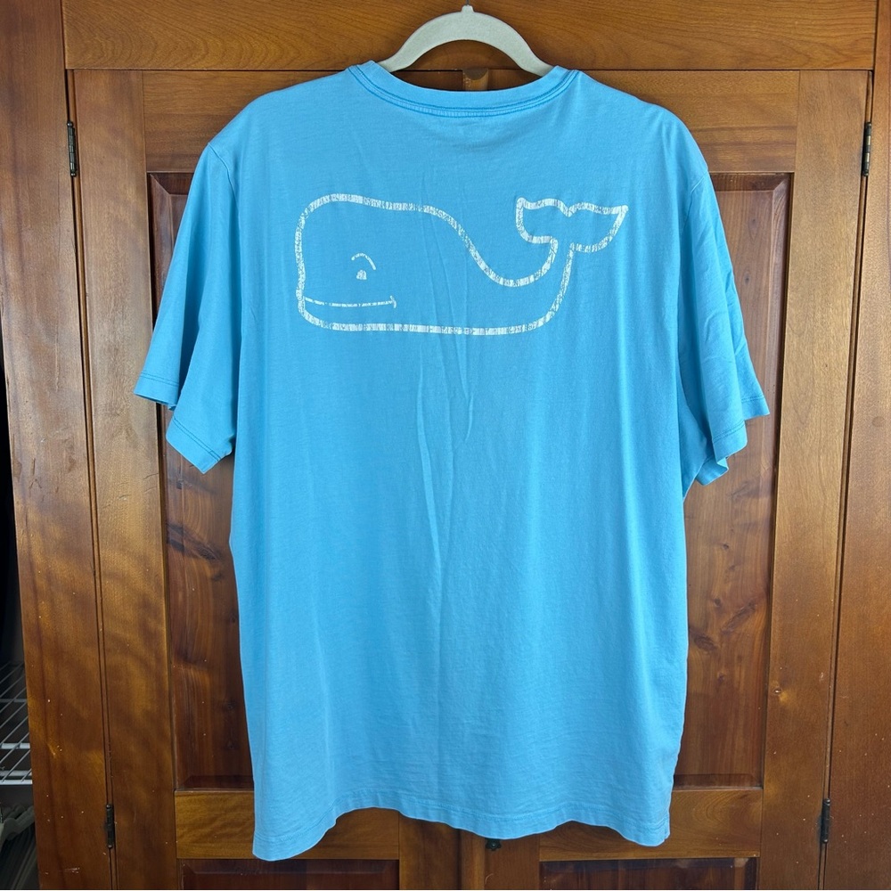Vineyard Vines Blue Whale Graphic Coastal Beachy T-Shirt Unisex Festival